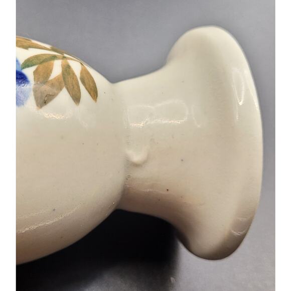 Vintage Scandinavian set of 4 floral design ceramic egg cups - Picture 6 of 7